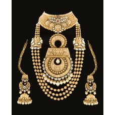 “MAHIRA” is a bridal jewelry initiative by Mahabir Danwar Jewellers, Kolkata